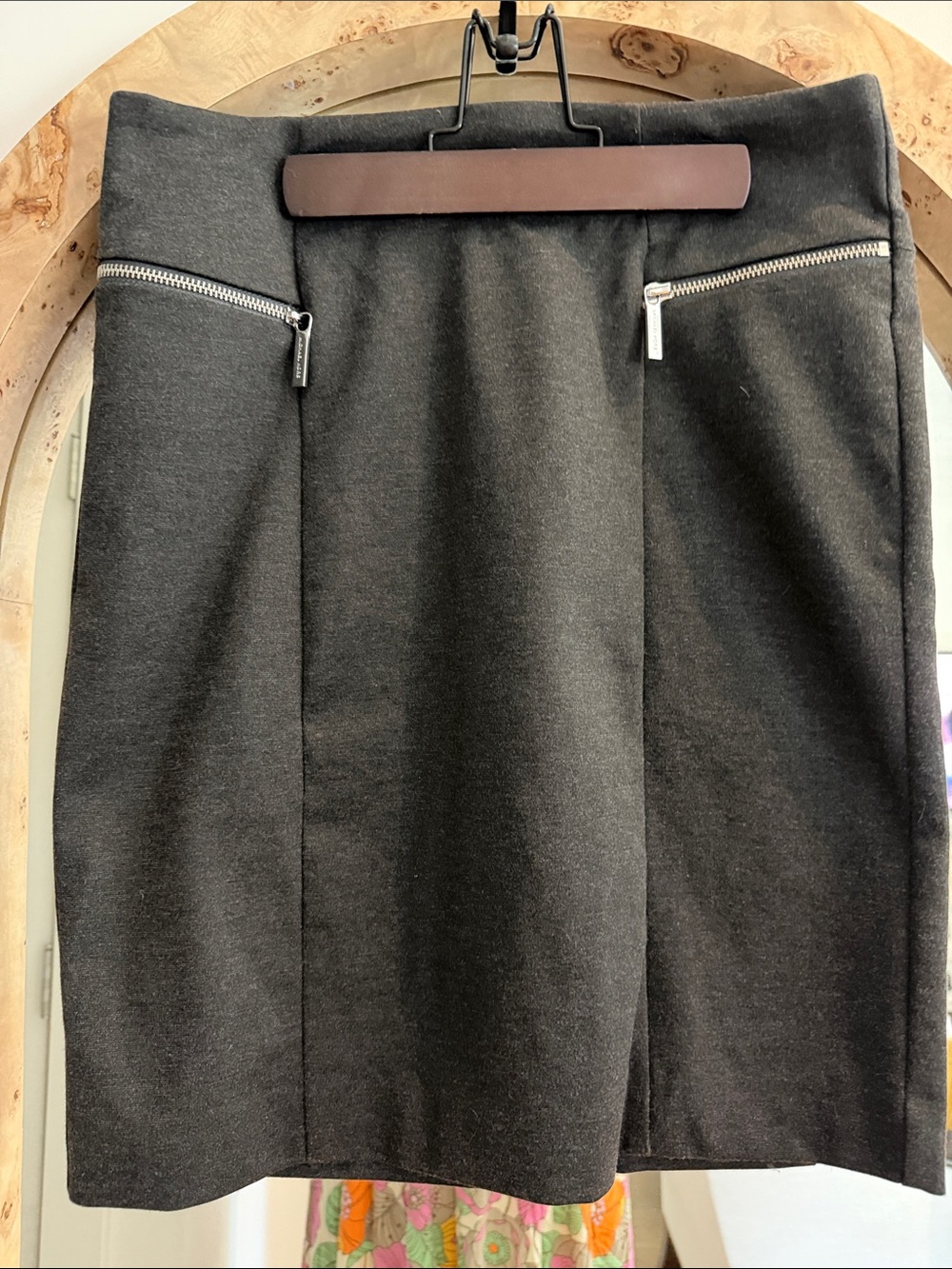 Michael Kors Gray Pencil mini or knee length Skirt - Silver Zip Details size 8